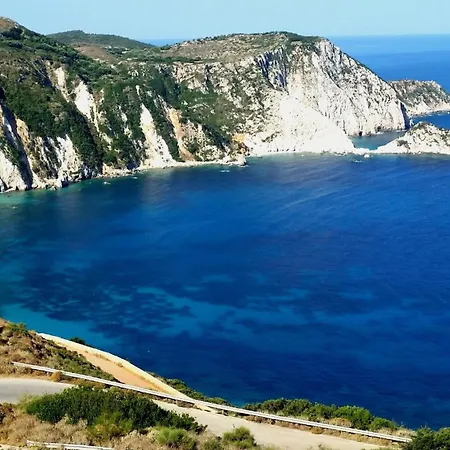Endearing Kefalonia 3 Bedrooms Afrato Sea View Private Pool Wonderful Sea View Trapezaki فيلة *